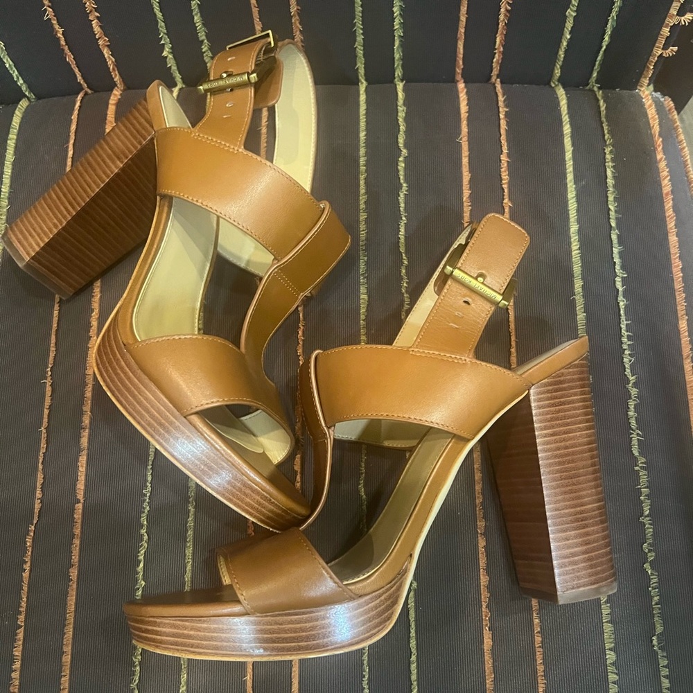 Micheal Kors Leather Sandal